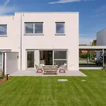 Semesterbostad Huswell - Brand New House 