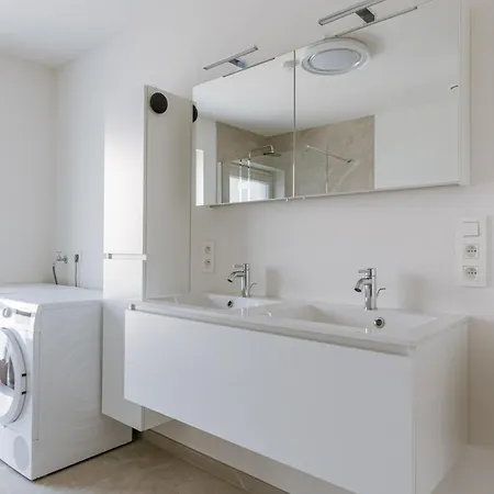 Huswell - Brand New House 