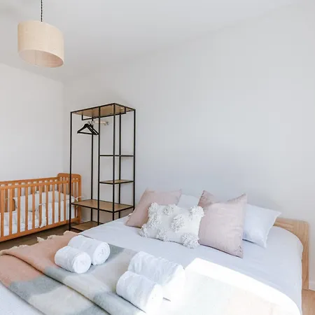 Huswell - Brand New House 