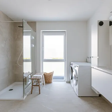 Huswell - Brand New House 