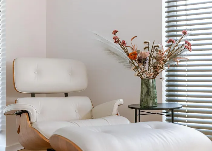 Huswell - Brand New House 