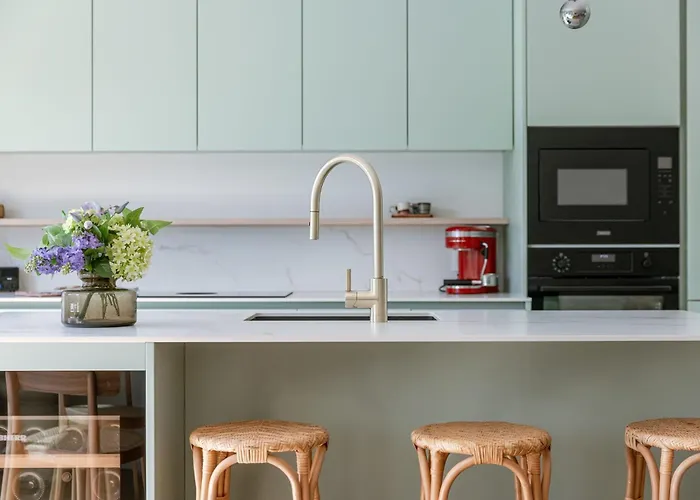 Huswell - Brand New House 