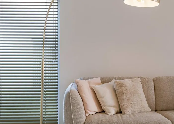 Huswell - Brand New House 